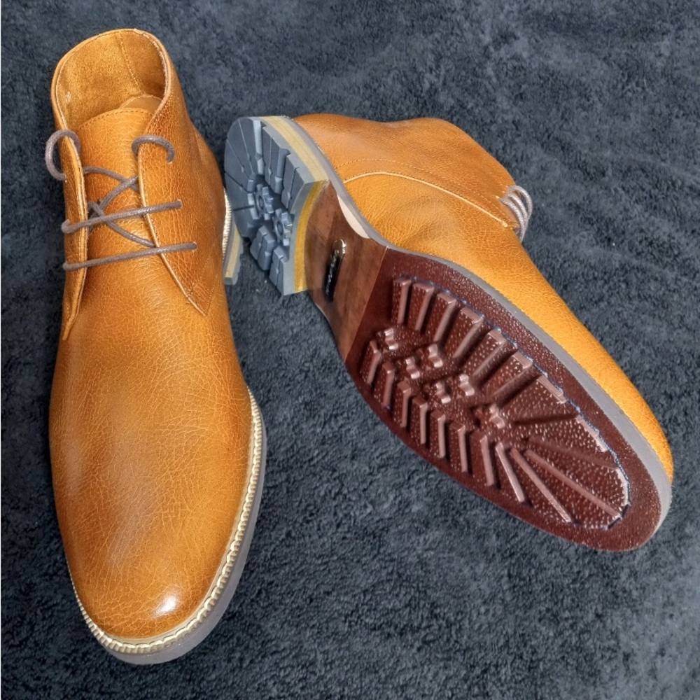 Men’s tan boots